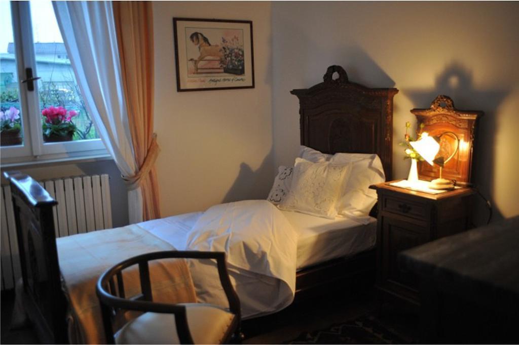 Villa Calcaterra Cameri Room photo